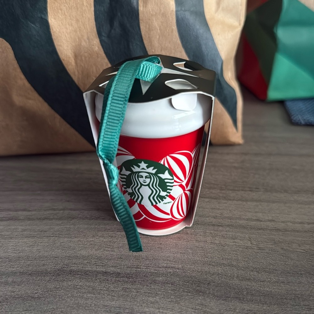 ❤️🎄Starbucks 2024 Christmas Ornament 🎄❤️You’ll love it! NWT